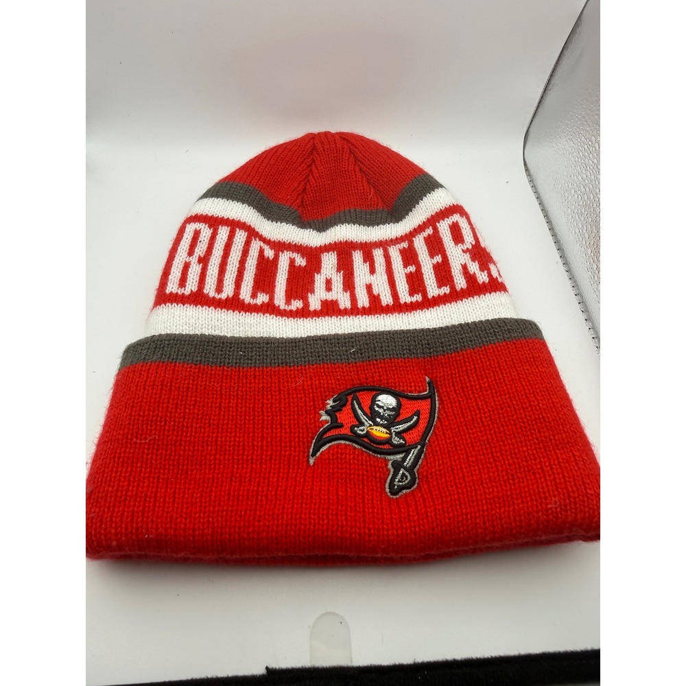 NFL Team Apparel Tampa‎ Bay Buccaneers Beanie Red White Knit Cuffed Winter Hat